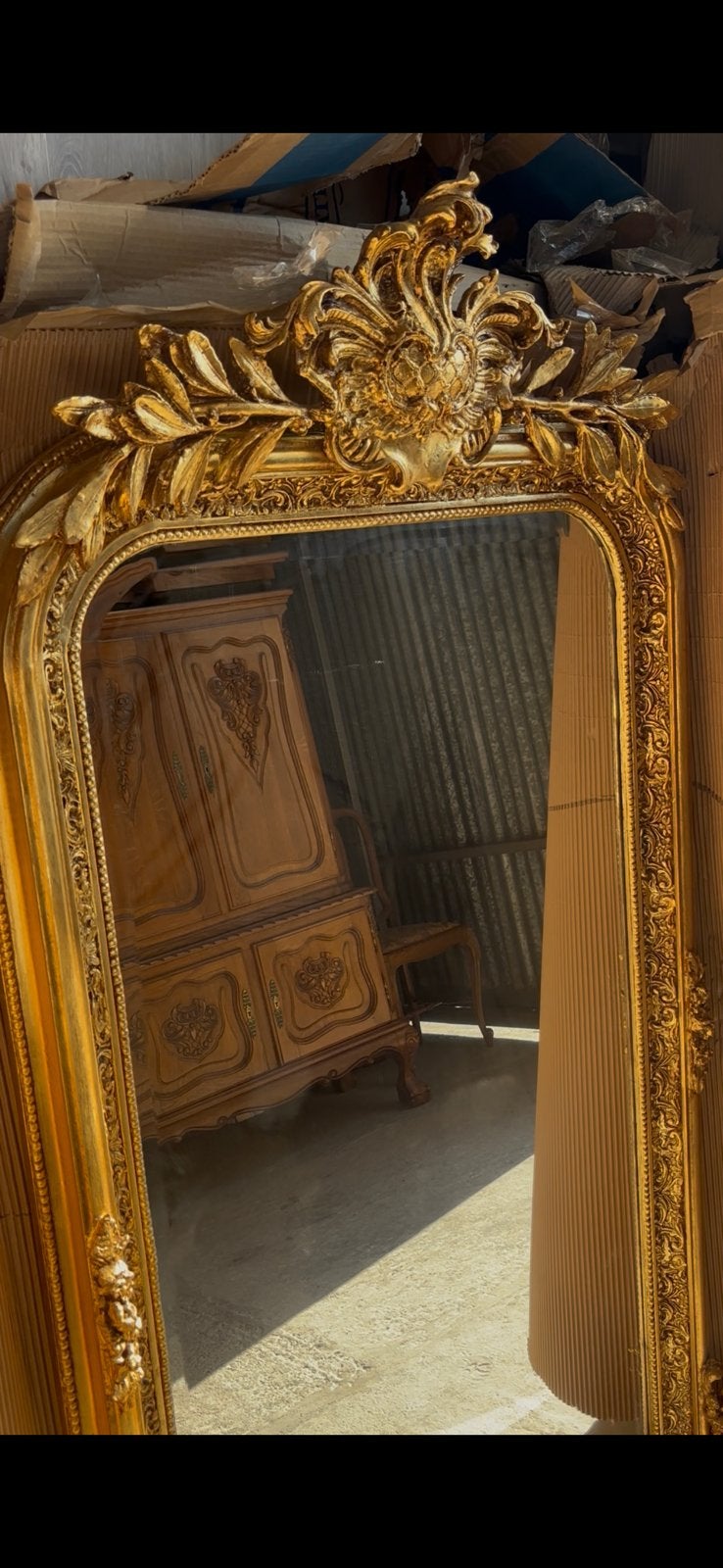Miroir baroque ancien, Enlèvement
