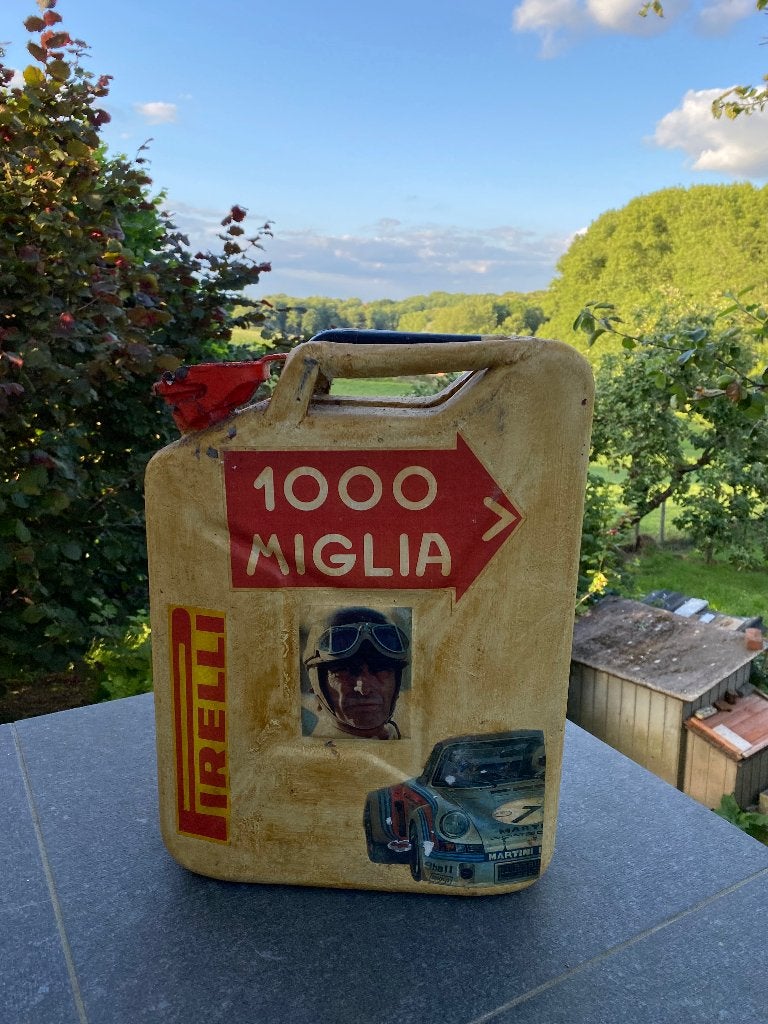 Jerrycan, Ophalen, Gebruikt