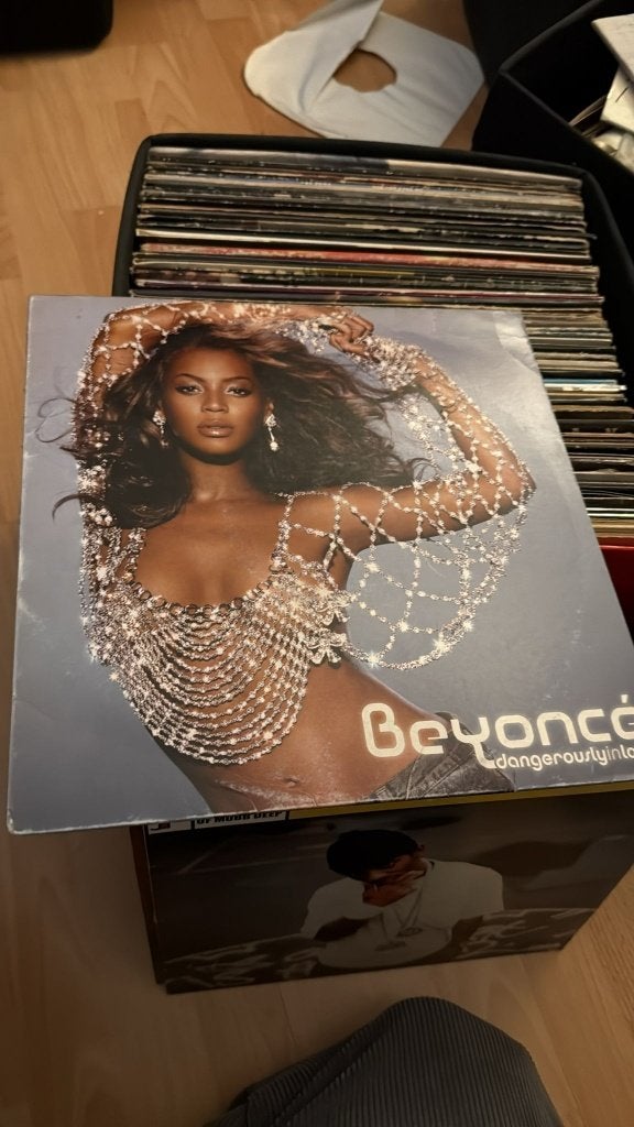 Beyoncé Snoopdog Michael Jackson Rakim Aliya Dr. DRE, Enlèvement