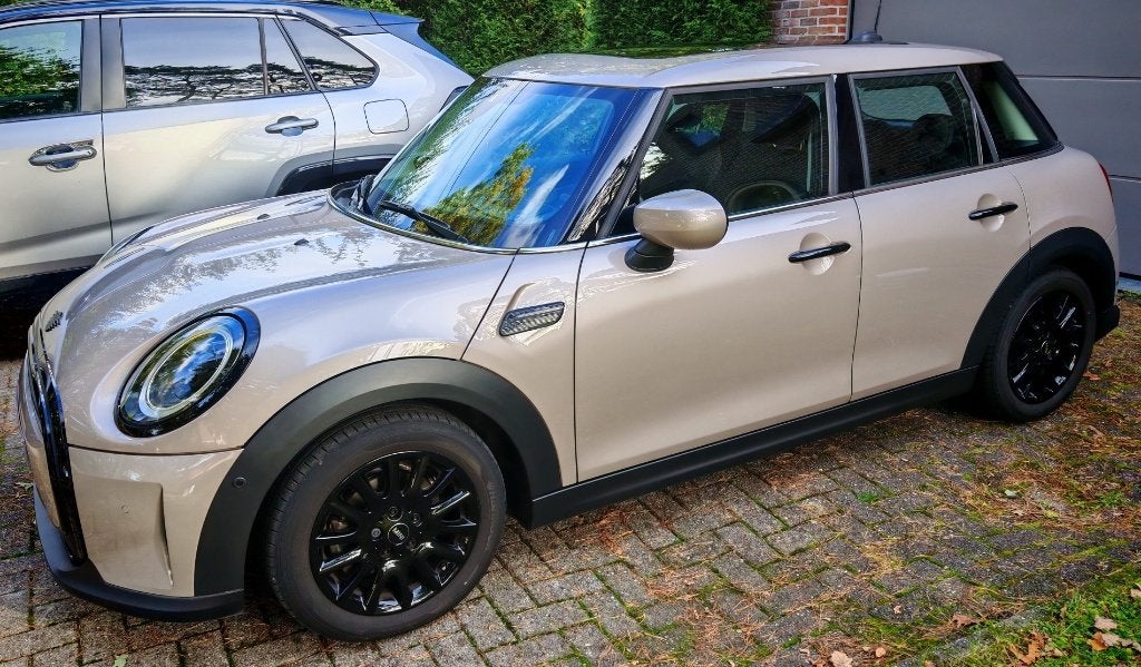 MINI Cooper 5 portes à partir du 11/2022 avec 45 000 km, Autos, 100 kW, Argent ou Gris, Achat, Euro 6