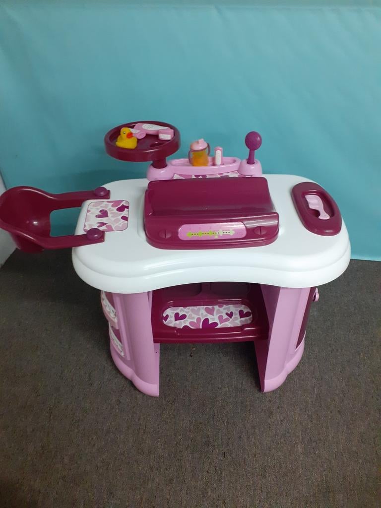 Verzorgingstafel voor de poppen., Ophalen, Gebruikt