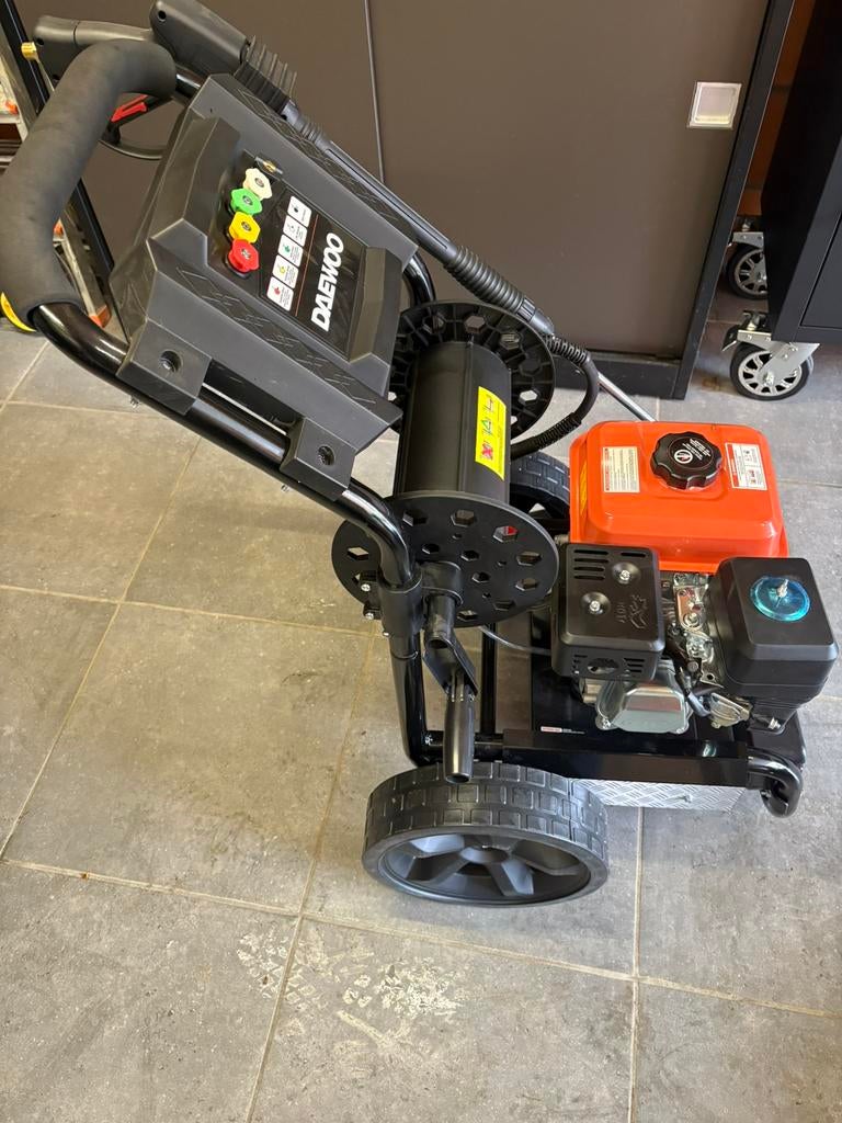 NIEUWPRIJS: €2195 daewoo benzine hogedruk reiniger, Tuin en Terras, Ophalen of Verzenden, Nieuw, Benzine, Met regelbare waterdruk