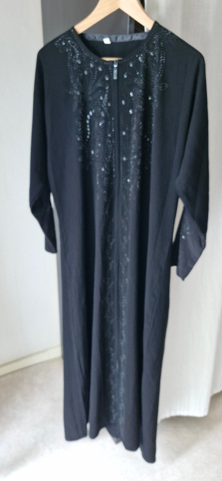 Magnifique Abaya incrustée, Vêtements | Femmes, Enlèvement ou Envoi
