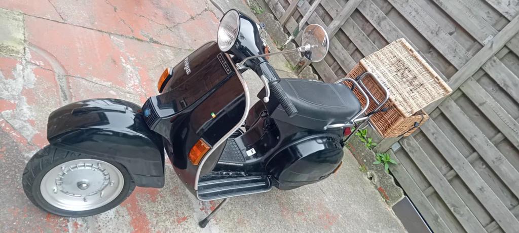Vespa p 125 x