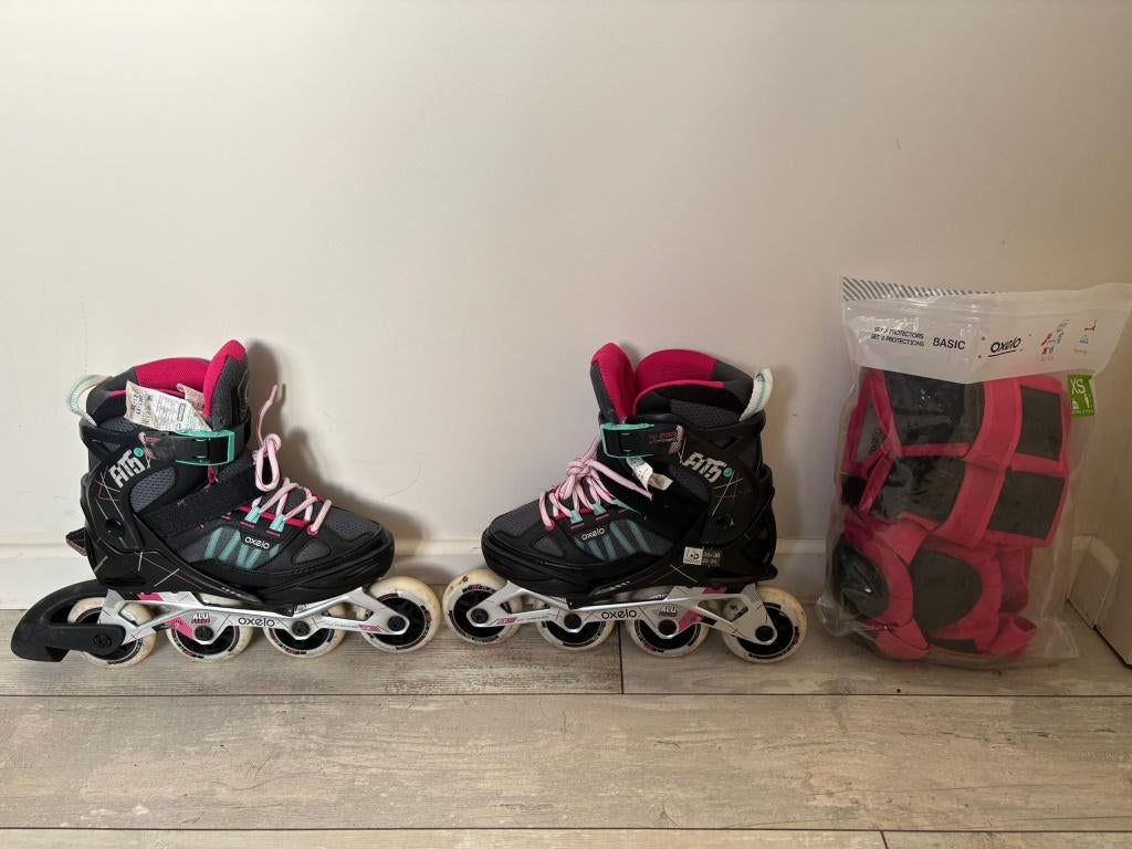Skates meisjes maat 35-38 + bescherming, Rollers 4 roues en ligne, Réglable, Comme neuf, Enlèvement