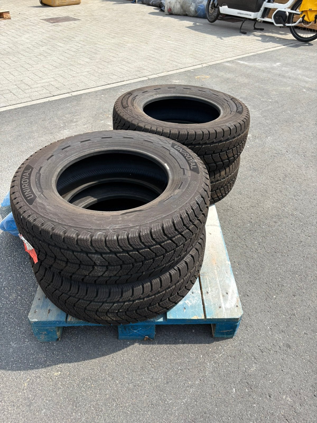 Pneus d'hiver Uniroyal 235/65 R16 C, Enlèvement, Neuf
