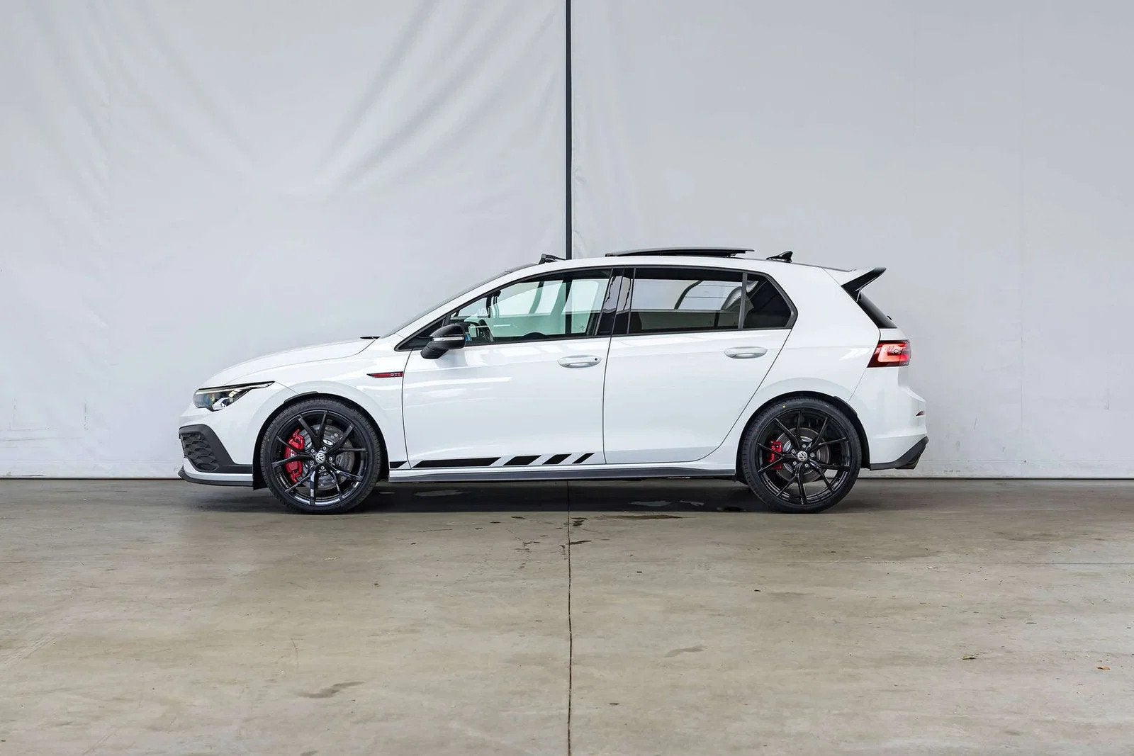 Volkswagen Golf GTI CLUBSPORT|AKRAPOVIC|PANO|HEAD-UP|HARMAN-, Autos, Entreprise, Alcantara, 5 portes, 151 g/km
