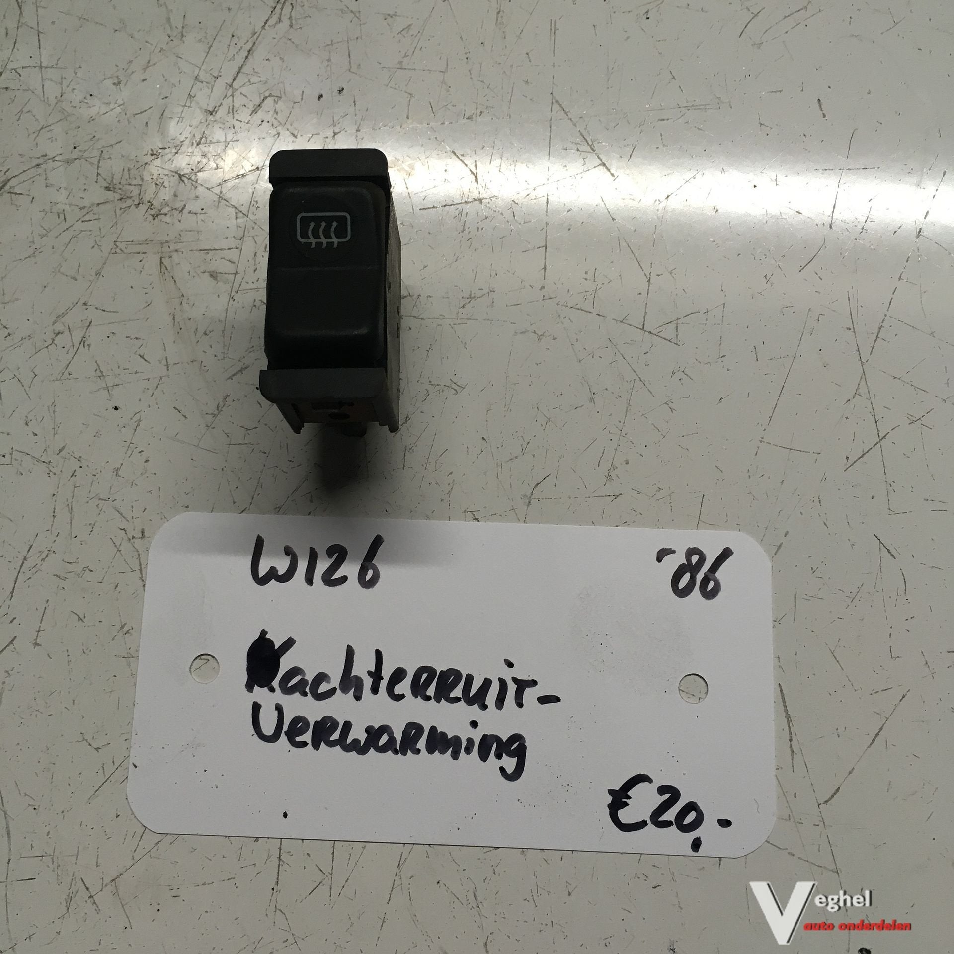 Mercedes W126  1982  Achterruitschakelaar 000 820 6110, -, Utilisé, -, -