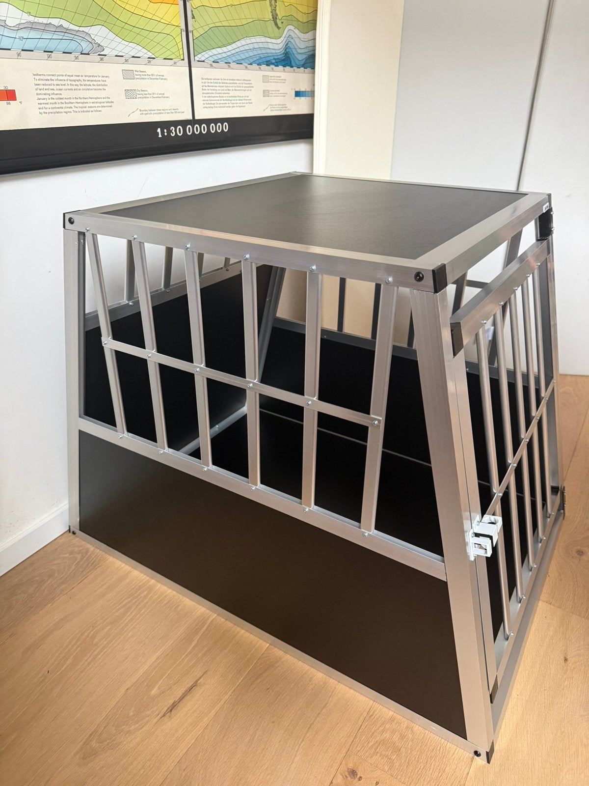 Tectake autohondenbench–schuine achterwand–voorgemonteerd, Enlèvement, Comme neuf