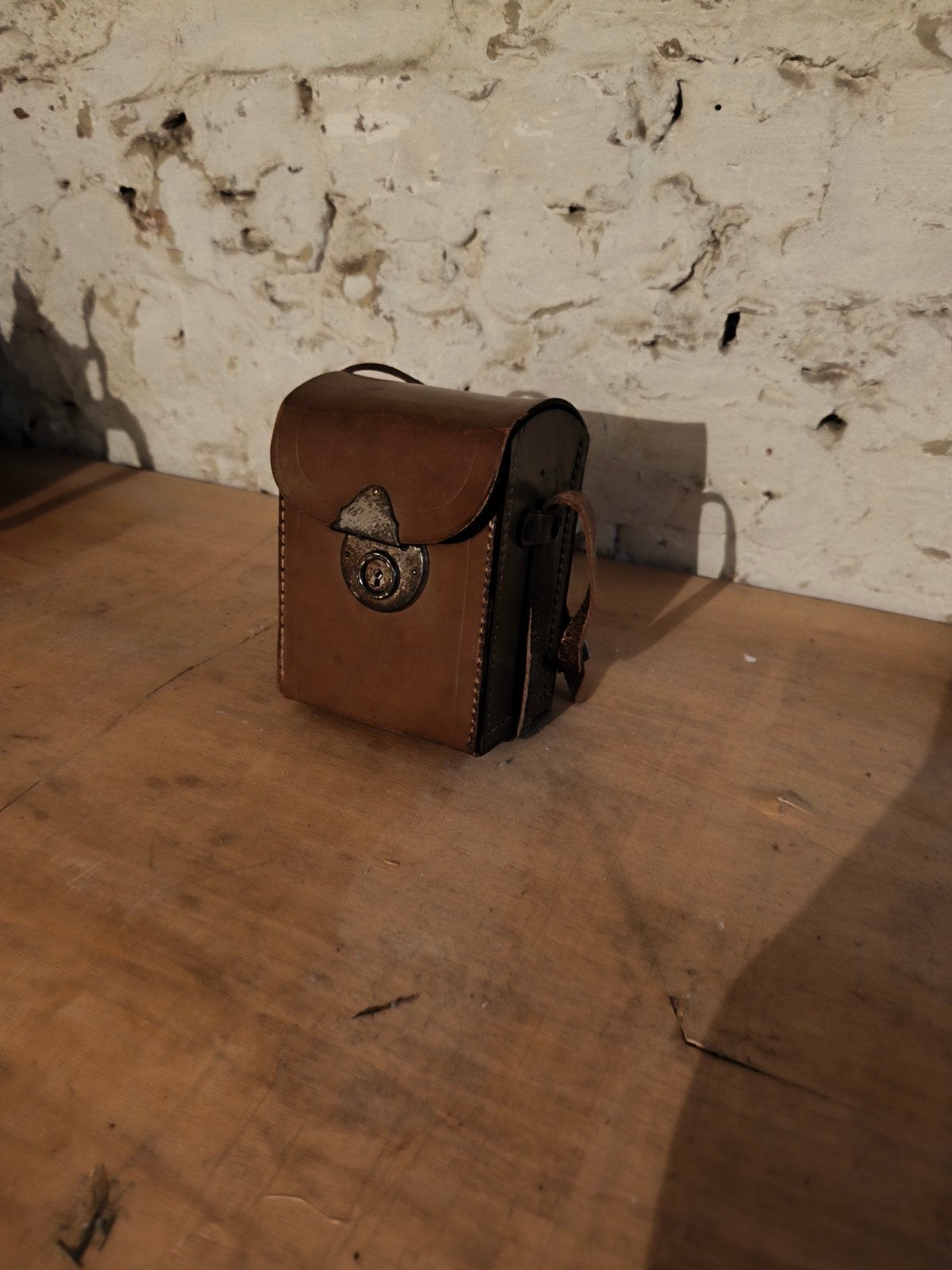 Étui ancien en cuir, Enlèvement, Marron