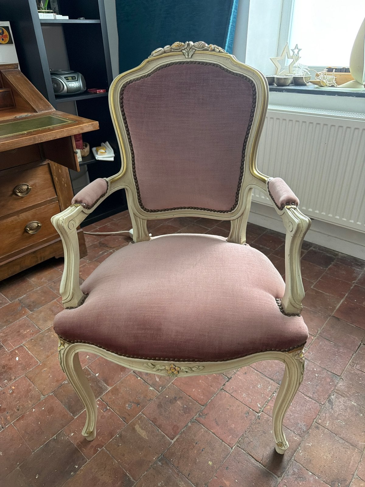 Fauteuil Cabriolet Louis XV, Enlèvement