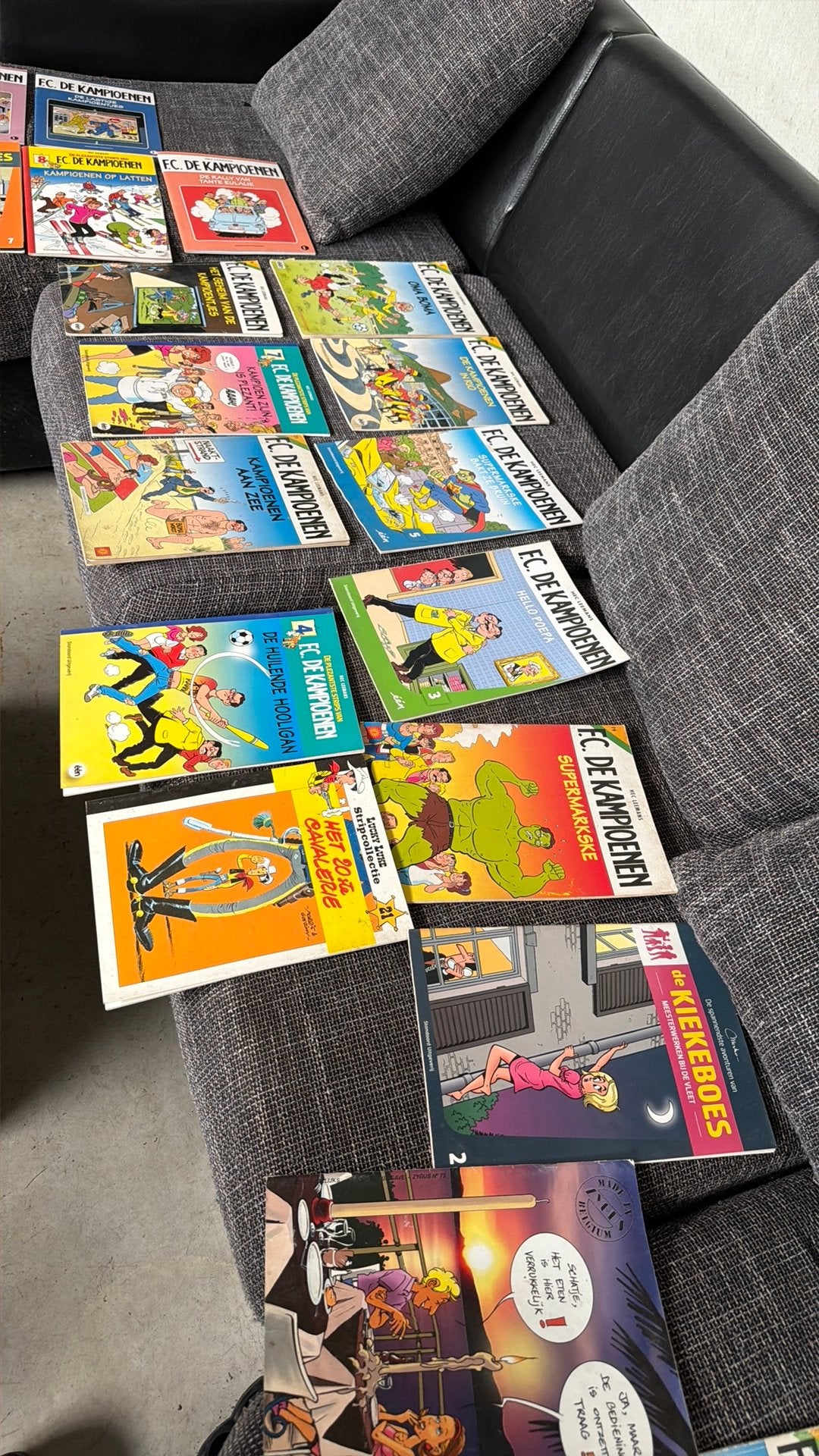 Lot van 24 strips ( Kiekeboe, Fc. de Kampioene. lucky luke), Enlèvement, Comme neuf