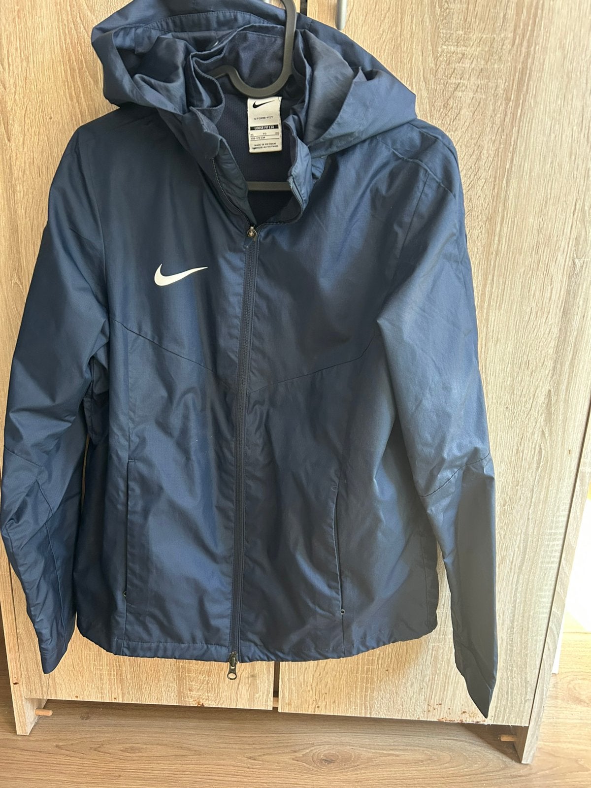 Veste coupe vent Nike, Enfants & Bébés, Enlèvement, Comme neuf