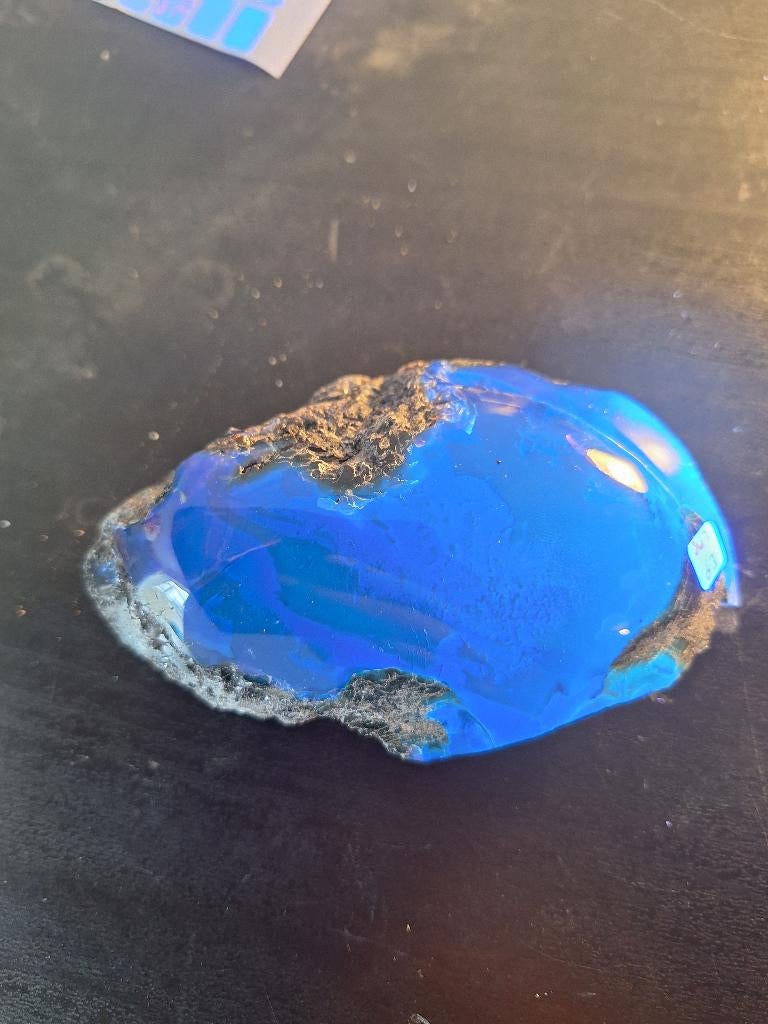 Indonesische barnsteen 146 gram   halfgepolijst multicolor!, Ophalen of Verzenden, Mineraal