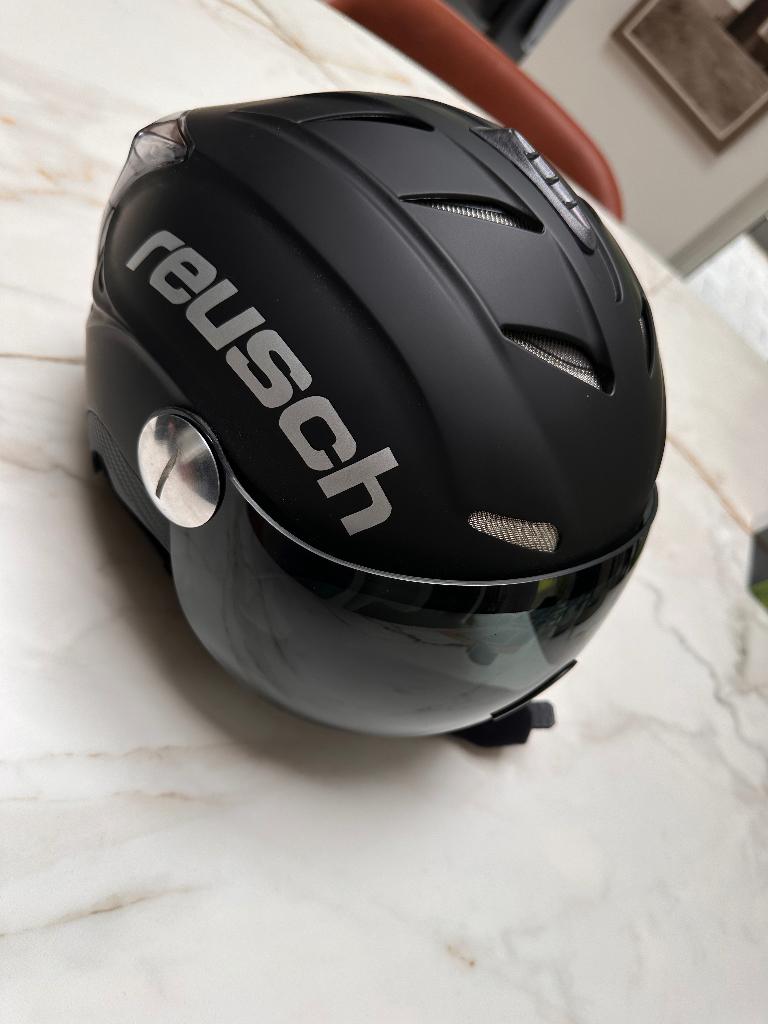 Skihelm met scherm Reusch, Sport en Fitness, Skiën en Langlaufen, Overige typen, Zo goed als nieuw, Ski, Ophalen