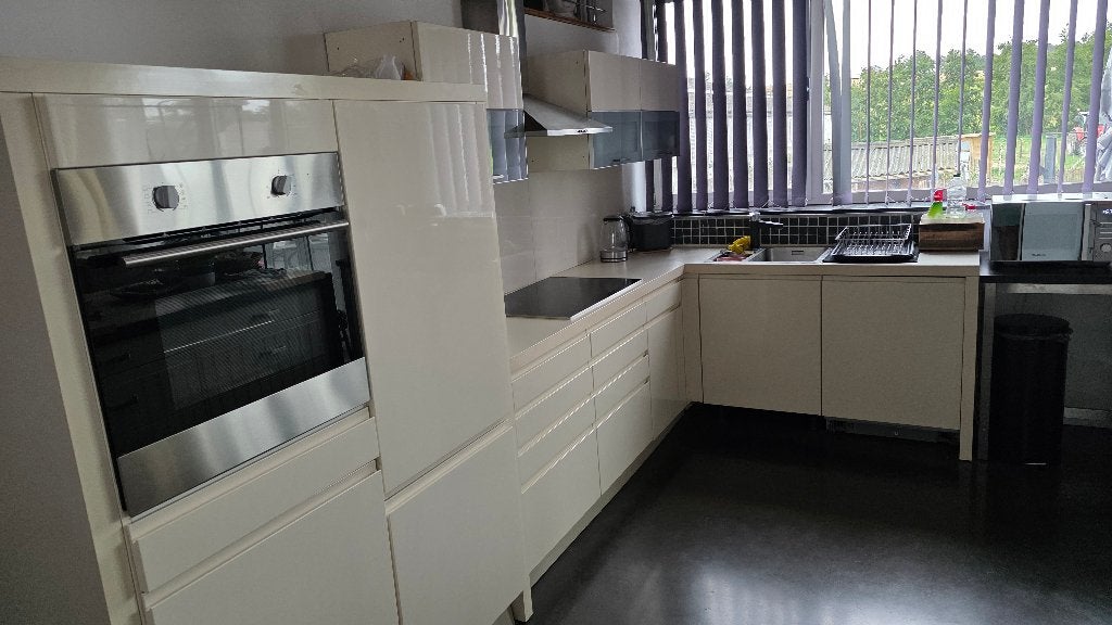 Uitgeruste keuken verwijderd vóór 5 oktober, Huis en Inrichting, Ophalen, Gebruikt, Greeploos, Hoekkeuken