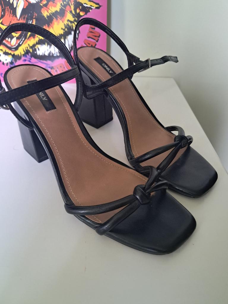 Zwarte sandaaltjes 38, Kleding | Dames, Schoenen, Only, Zwart, Zo goed als nieuw, Sandalen of Muiltjes