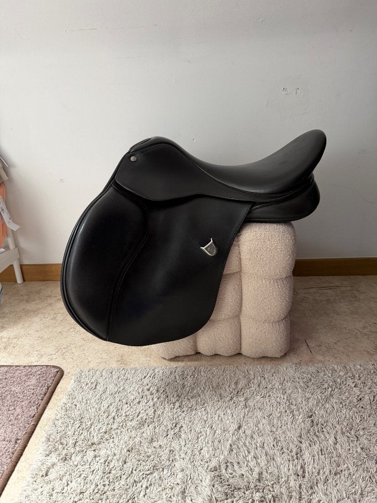 Zadel bates 17,5 inch, Dieren en Toebehoren, Ophalen, L (17.5 inch), Bates, Zo goed als nieuw
