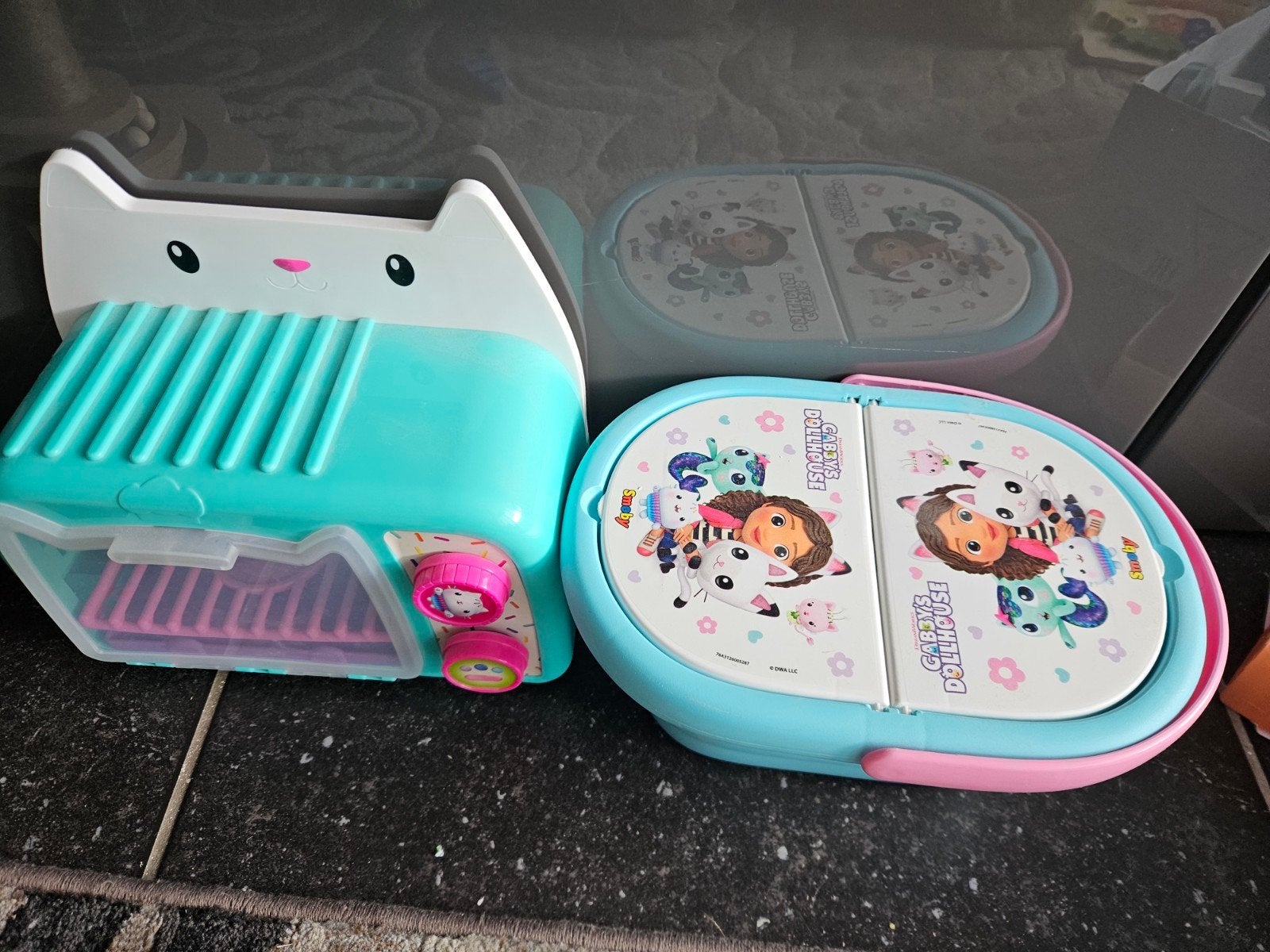 Gabbys dollhouse, Ophalen