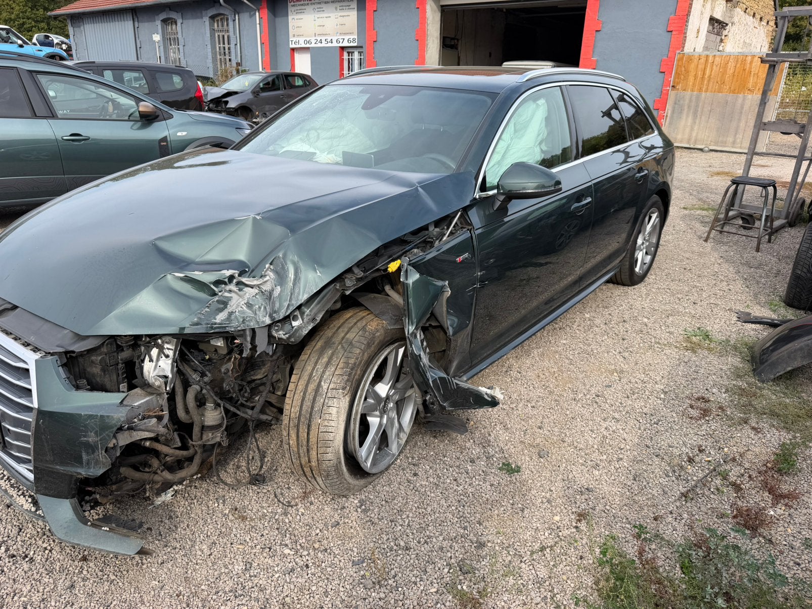 Audi a4 accidenté, Autos : Divers, Automatique, Audi, Enlèvement, Break