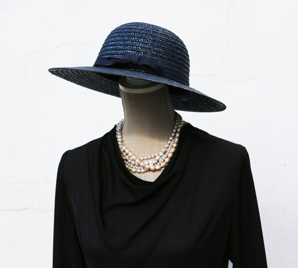 Joli chapeau en paille vintage - bleu marine, Enlèvement ou Envoi, Comme neuf, Chapeau