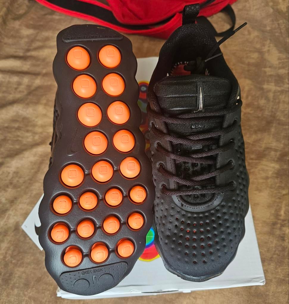 Nike Mind 002 Zwart/Oranje — Nieuw met doos — Maat 42 — Co
