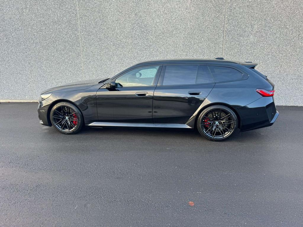 BMW M5 Touring/Pano/B&W/TREKHAAK/COMFORTPACK/FULL BLACK, Automaat, 4395 cc, Zwart, Bedrijf