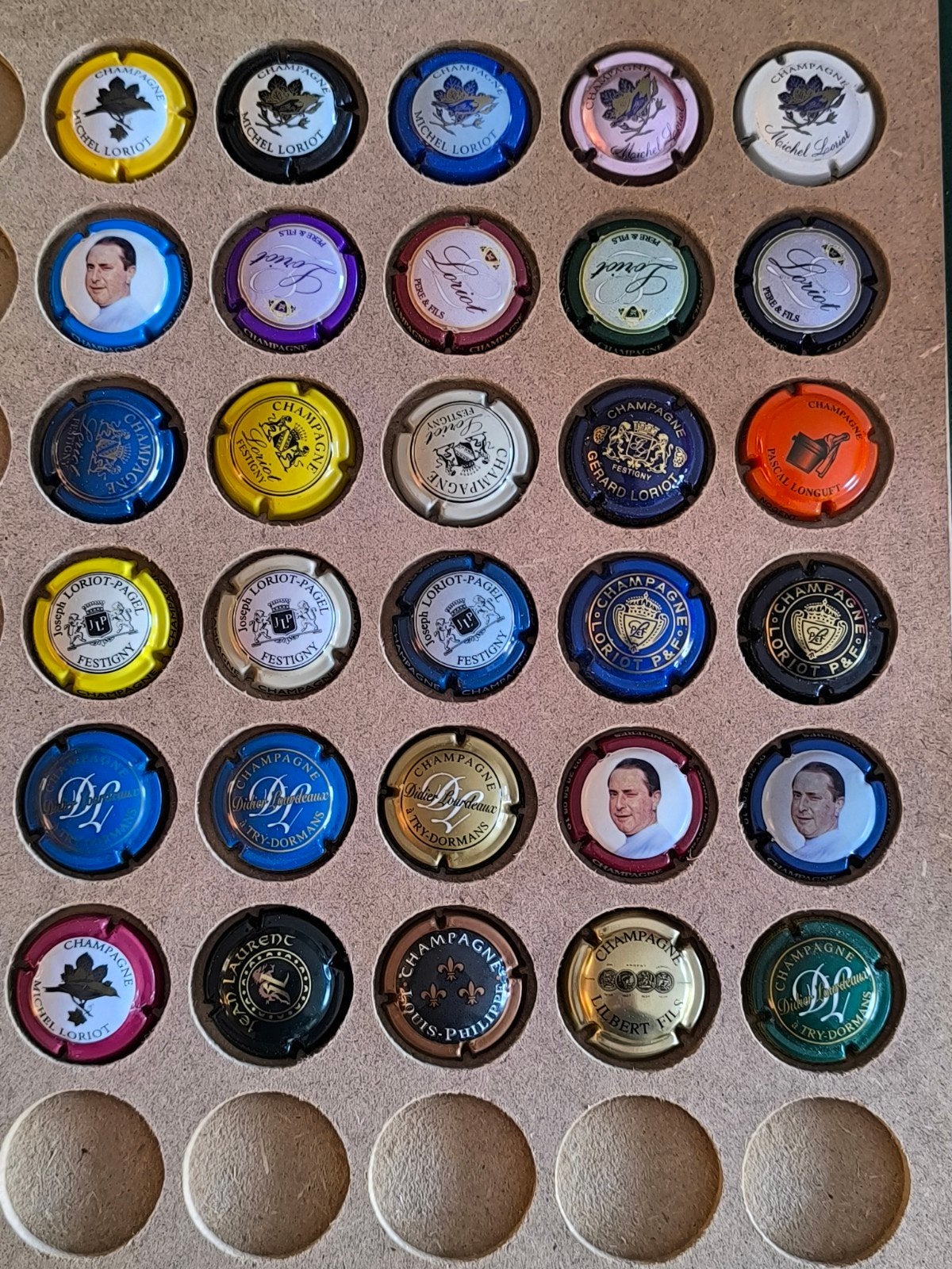 30 Champagne capsules met de letter L, Verzamelen, Ophalen of Verzenden