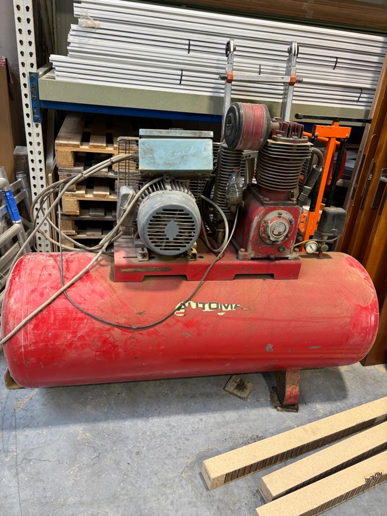 Compressor 380v, Doe-het-zelf en Bouw, Compressors, 100 liter of meer, Ophalen, Gebruikt