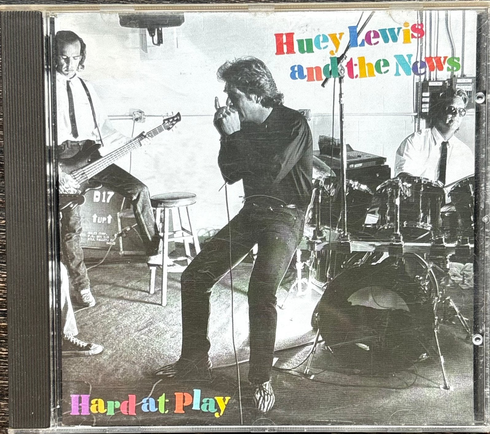 HUEY LEWIS & THE NEWS - Hard At Play, CD & DVD, CD | Rock, Enlèvement ou Envoi, Comme neuf