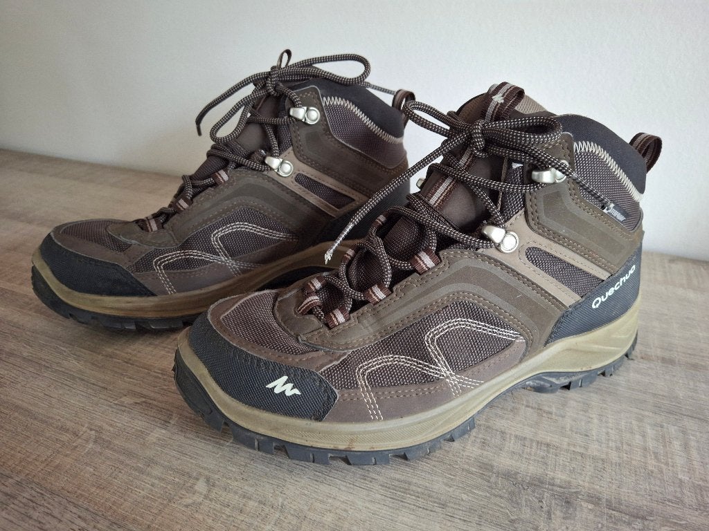 Waterdichte wandelschoenen bruin – Quechua - maat 41, Kleding | Heren, Schoenen, Bruin, Wandelschoenen, Zo goed als nieuw, Ophalen