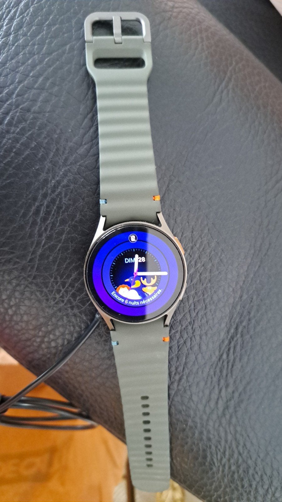 Samsung galaxy watch modèle SM-L300 40 mm comme neuf, Enlèvement ou Envoi, Comme neuf
