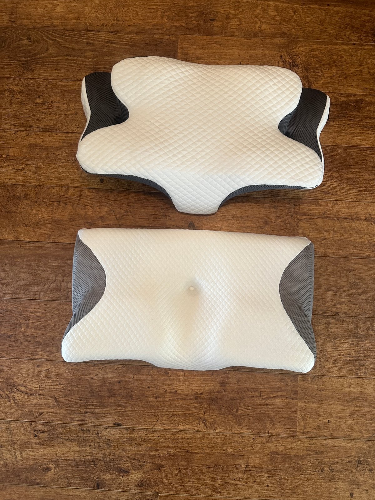 2x ergonomisch vlindervormig hoofdkussen nieuw, Ophalen, Zo goed als nieuw