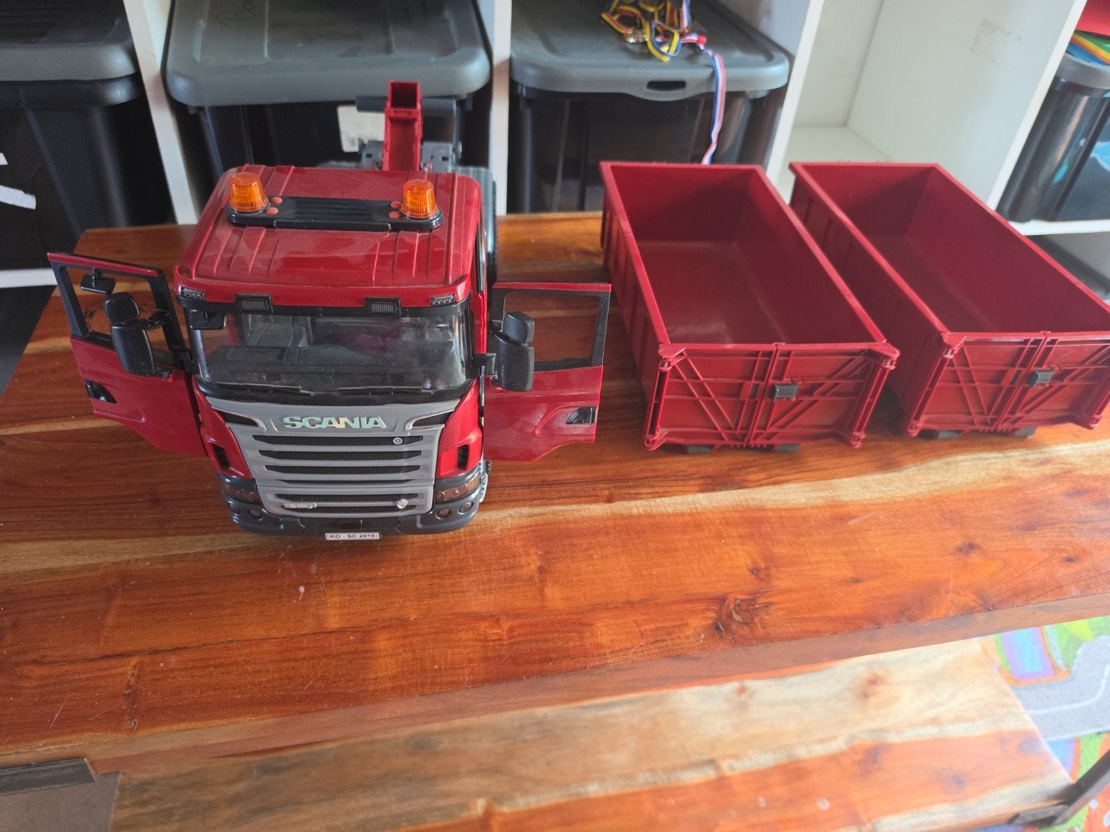 Scania Bruder porte-conteneurs avec 2 bennes, Enlèvement