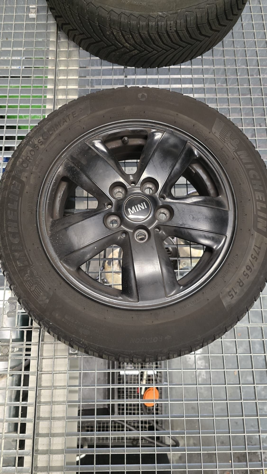 Velgenset Zwart Mini 15 inch All season, Autos : Pièces & Accessoires, 15 pouces, Pneus et Jantes, 4 Saisons, 175 mm
