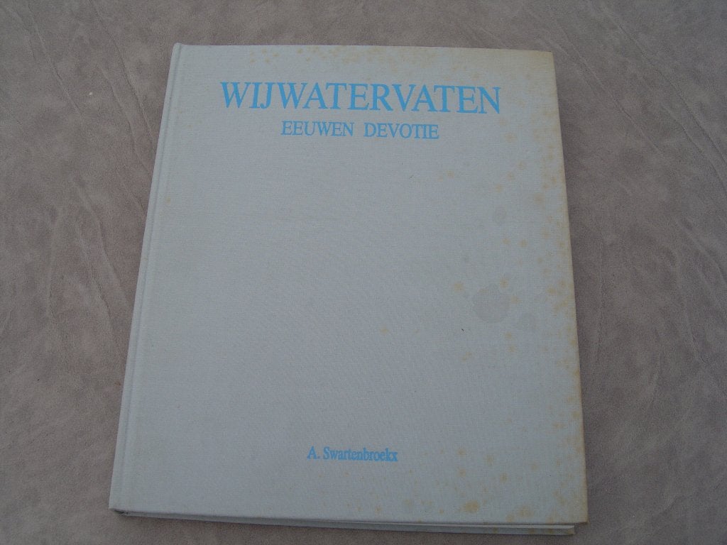 Boek over wijwatervaten, Antiek en Kunst, Ophalen of Verzenden