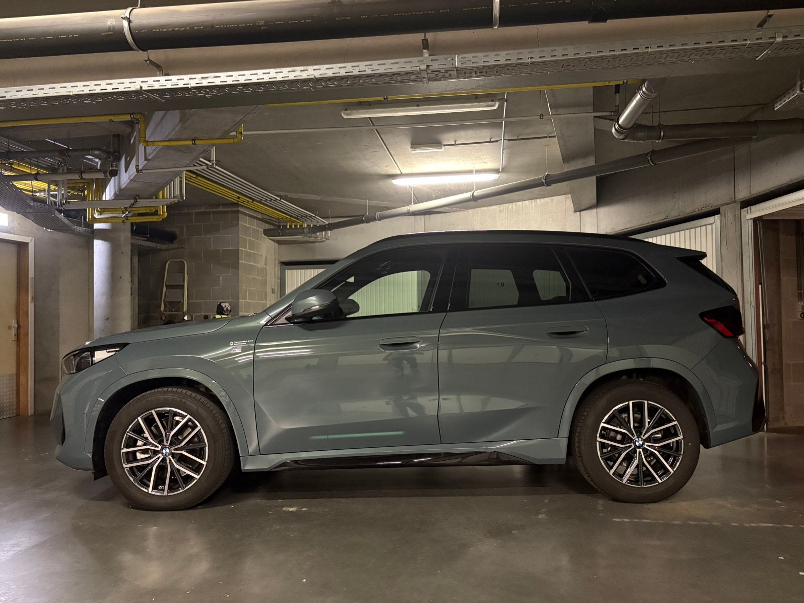 Te koop bmw x1 benzine 2026 M interieur 3500 km, Autos, X1, Achat, Euro 6, Ordinateur de bord