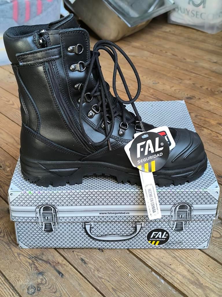 Chaussures de sécurité 42 neuf, Enlèvement