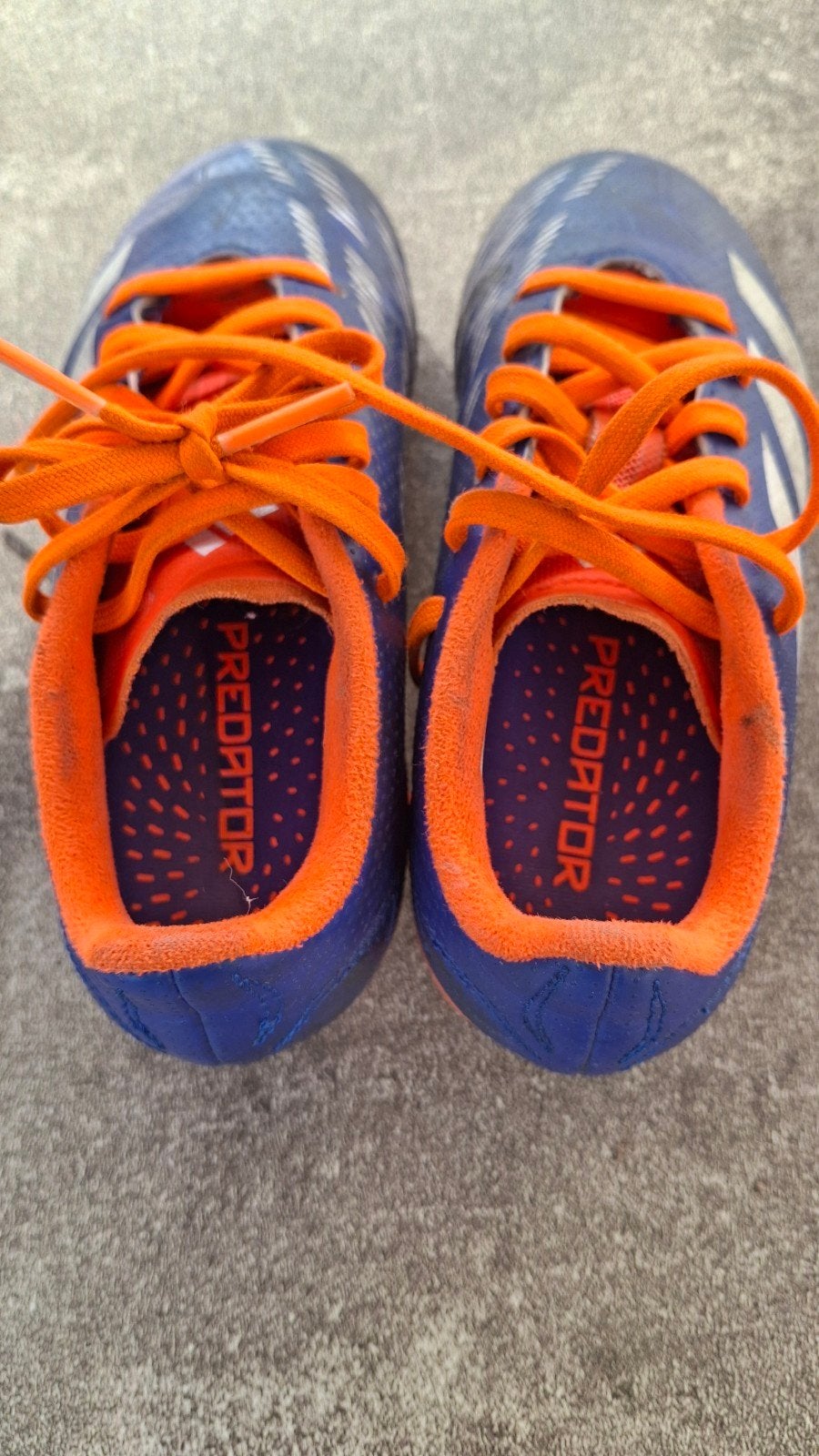 Voetbalschoenen Adidas maat 30 (fixed ground) blauw-oranje, Kinderen en Baby's, Ophalen, Adidas, Gebruikt, Jongen of Meisje