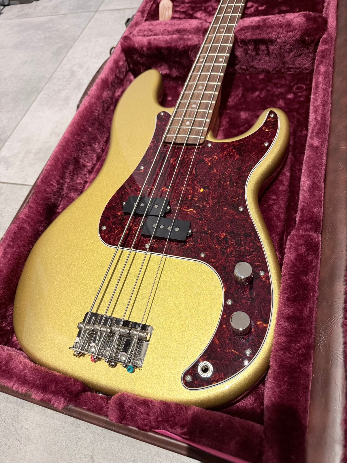 Squier Classic Vibe '60s Precision Bass – Ltd Aztec Gold, Musique & Instruments, Enlèvement, Utilisé, Électrique