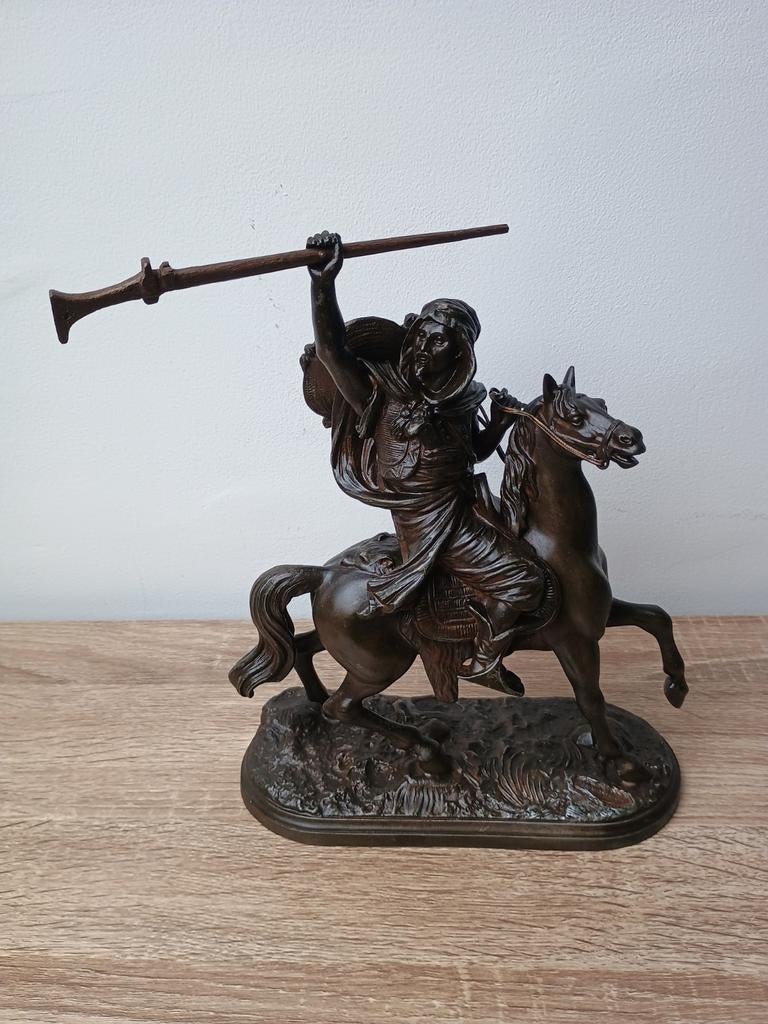 Sculpture en régule cavalier Arabe école orientaliste, Enlèvement ou Envoi