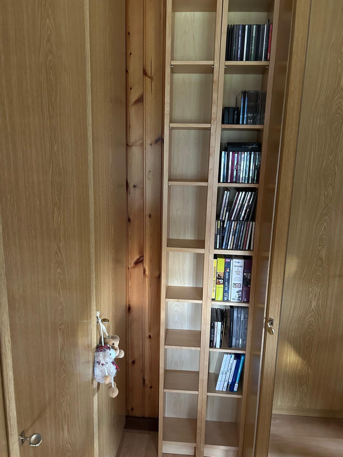 Dvd-kast, Huis en Inrichting, Ophalen, 75 tot 150 discs, Zo goed als nieuw, Hout