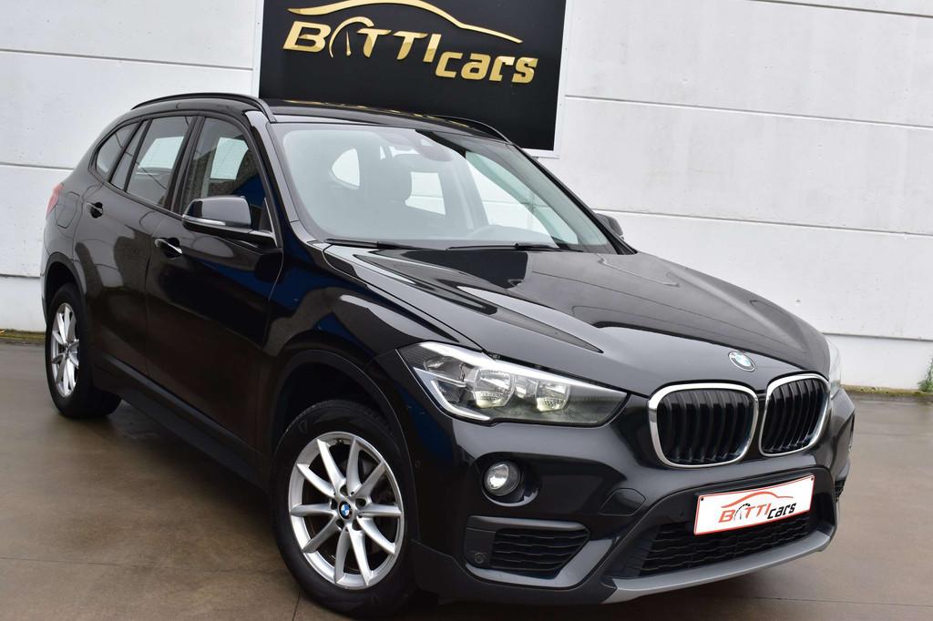 BMW X1 sDrive16dA* Leder Zetelverw* Navi* Camera* CruiseC, Auto's, Lichtsensor, Stof, Gebruikt, 116 pk