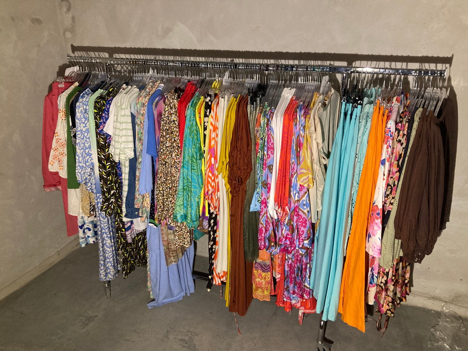 Lot dameskledij 150stuks, Zakelijke goederen, Stock en Retail | Partijen goederen, Ophalen, Textiel