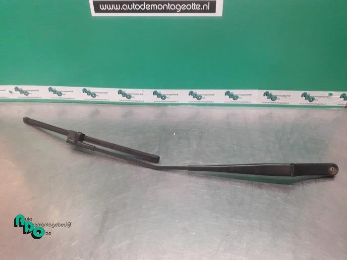 Bras essuie-glace avant d'un Volkswagen Jetta (Jetta 05-), Volkswagen, -, 3 mois de garantie, Utilisé