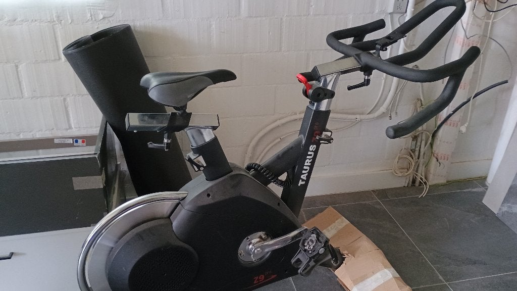 Vélo de Biking TAURUS Z9 Pro comme neuf, Sport en Fitness, Ophalen, Hometrainer