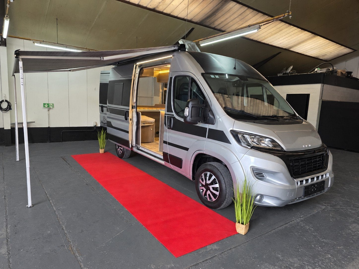 Van Aménagée‼️Peugeot Boxer L2h2‼️12m Garantie ‼️Utilitaire, Caravanes & Camping, Boîte manuelle, Réfrigérateur, Diesel, Modèle Bus ou Fourgon aménagé