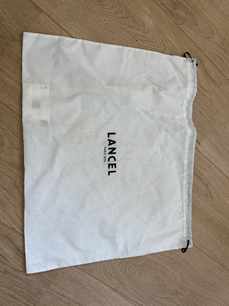 Dustbag Lancel blanc inscription noir, Bijoux, Sacs & Beauté, Sacs | Sacs Femme, Enlèvement ou Envoi, Neuf, Blanc