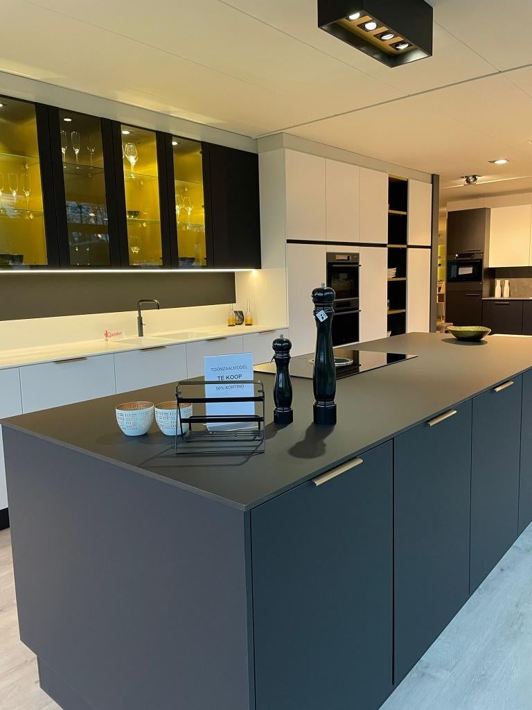 Moderne keuken, Huis en Inrichting, Keuken | Complete keukens, Nieuw, Enkelwandige keuken, Wit, Overige materialen, Met kookeiland