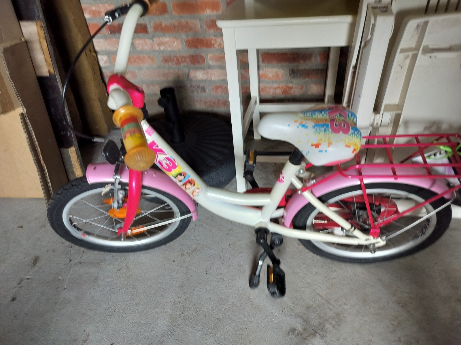 Kinderfietsje voor meisjes, Enlèvement